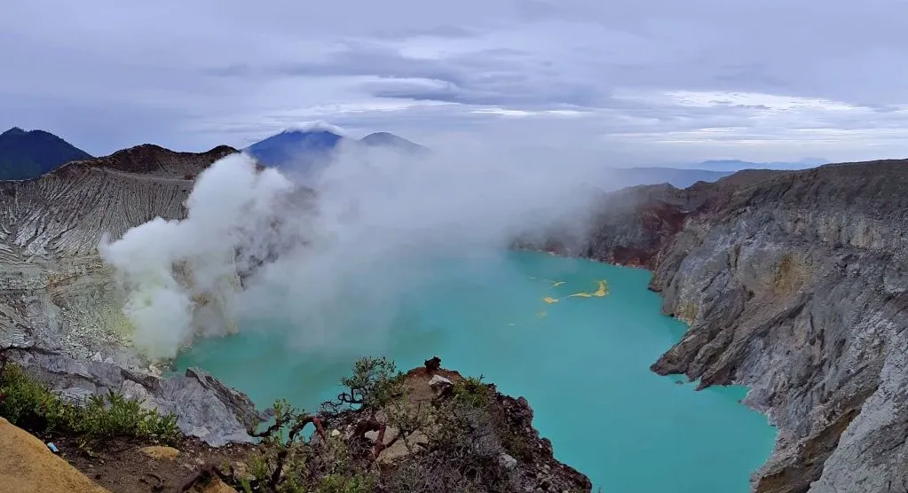 Ijen Crater – Blue Fire Volcano Tour Guide in East Java