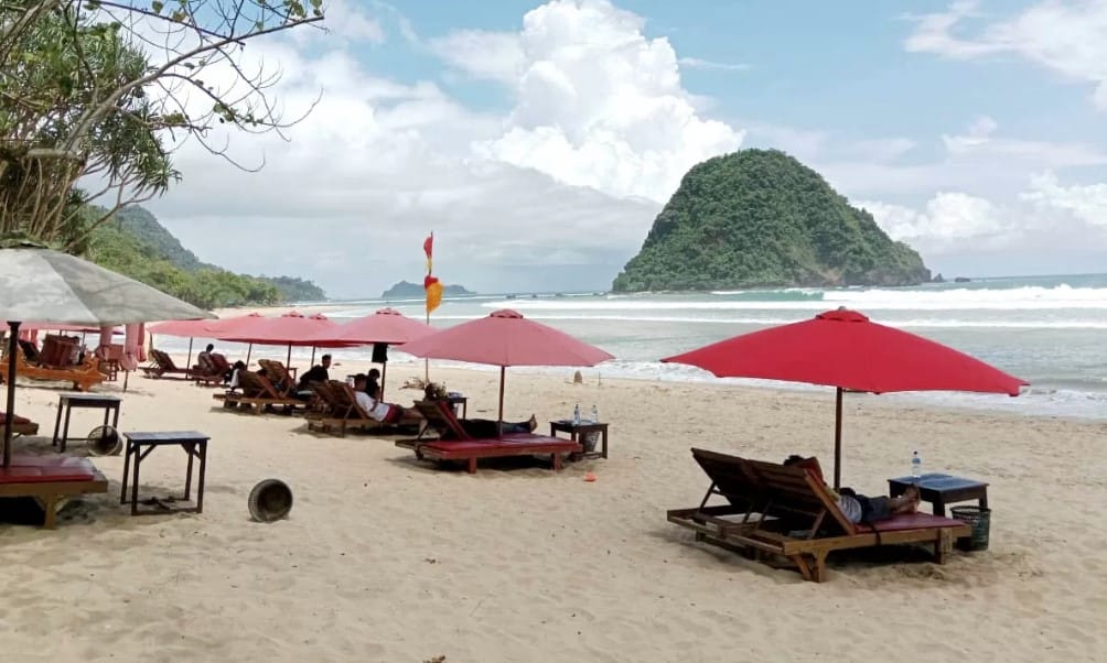 Reasons You Should Visit Pulau Merah or Red Island Beach