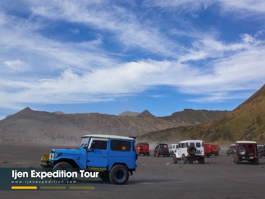 4WD jeep adventure across Bromo Sea of Sand