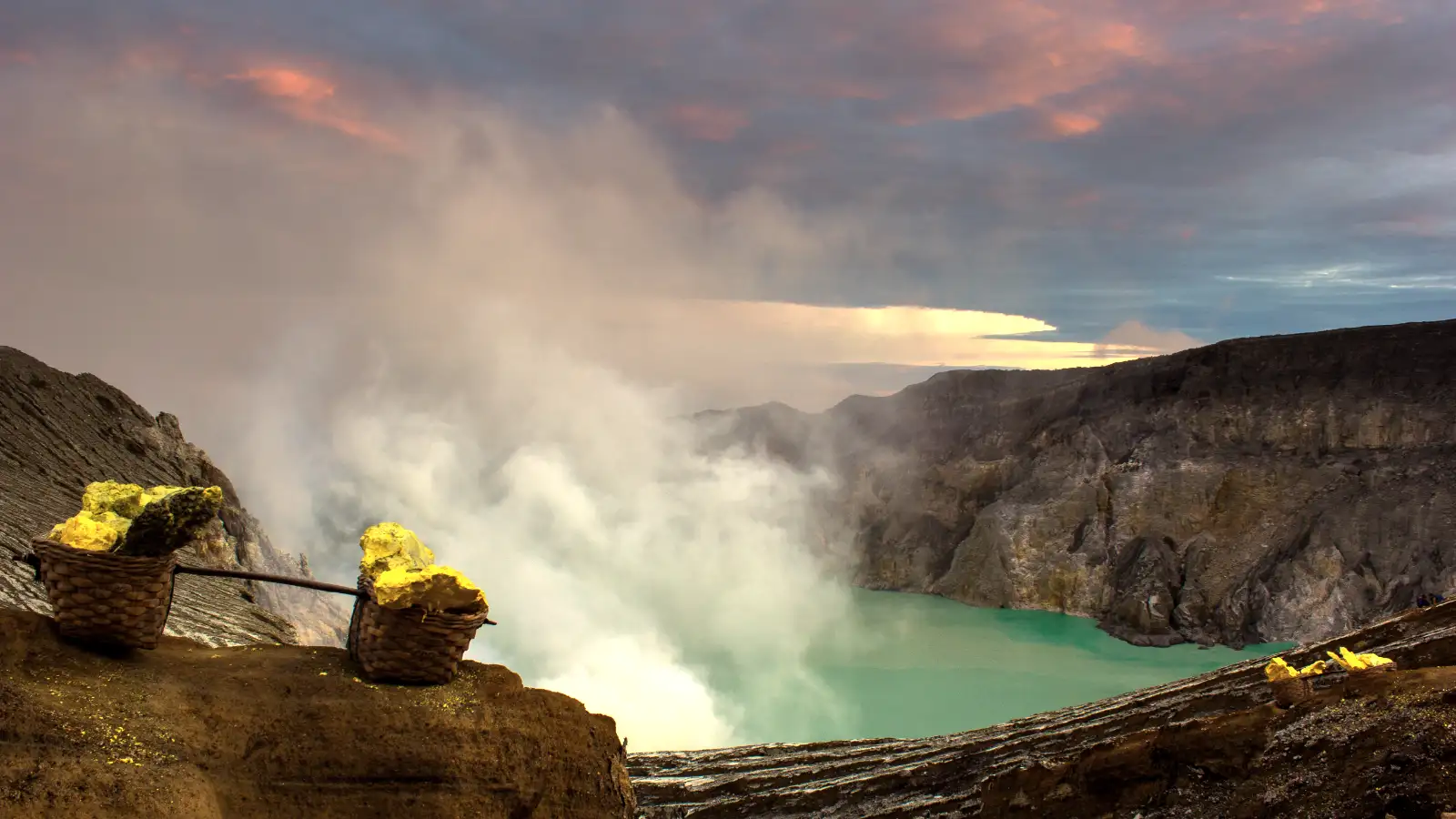 Ijen Crater Tour Blue Fire
