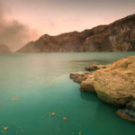 Ijen Crater Water Temperature 2026: Can You Touch the Lake?