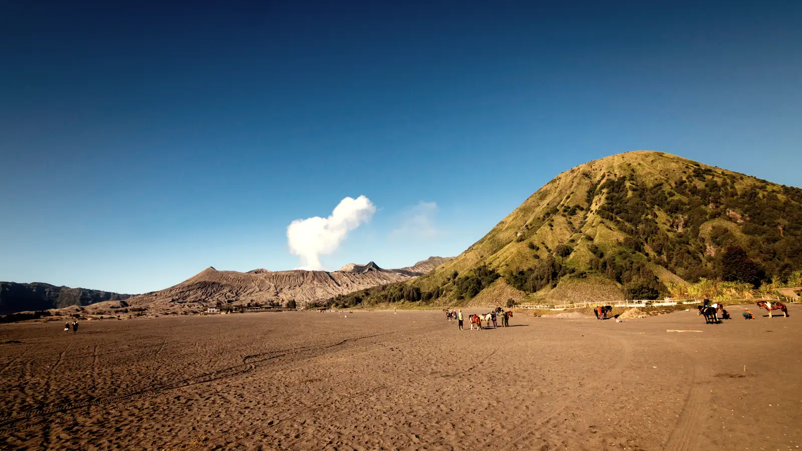 Premium Bromo Ijen Expedition View High-quality Bromo Ijen tour landscape with turquoise crater lake
